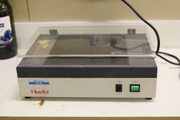 Transiluminador Hoefer modelo MacroVue UV-2